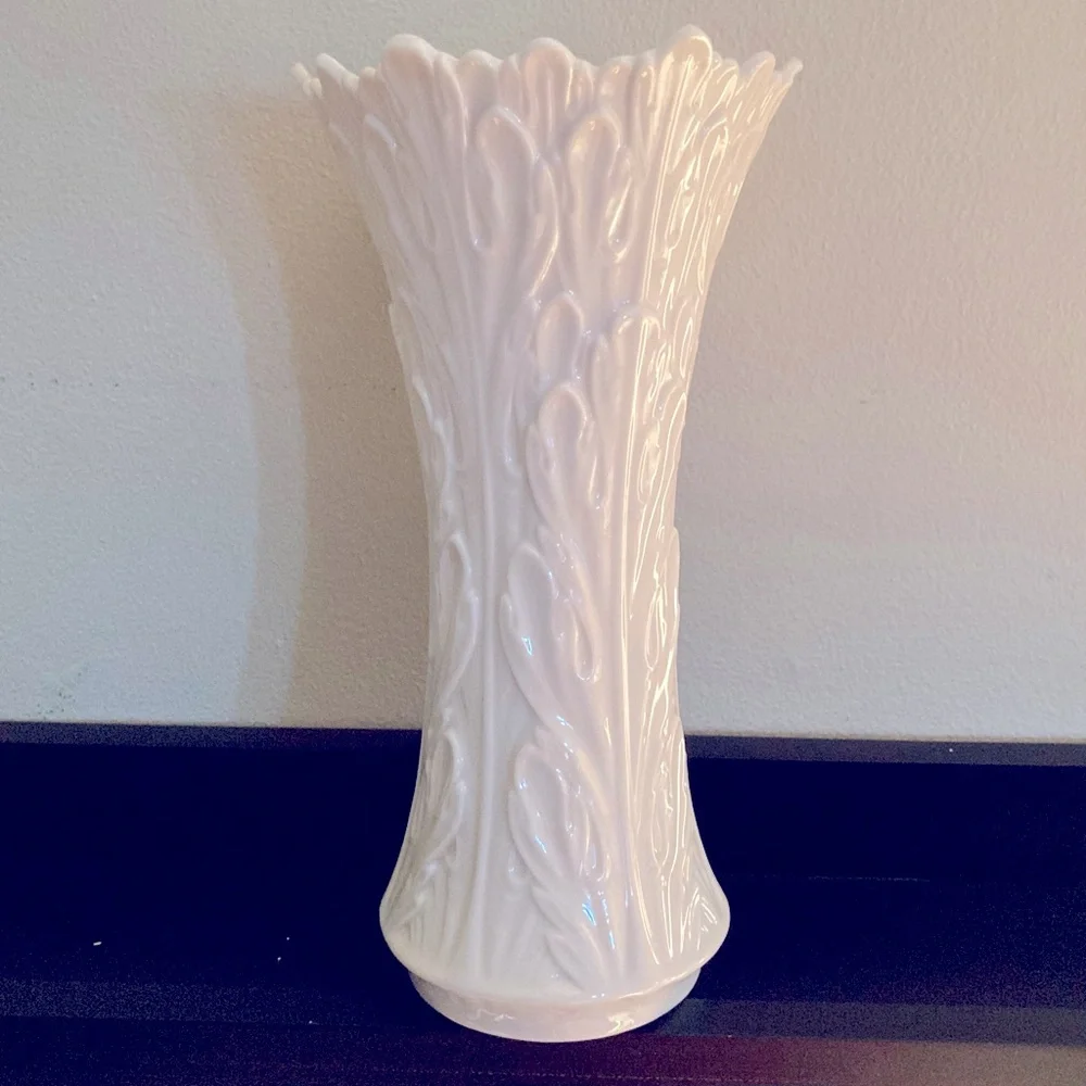 Vintage 80s Lenox Classic Off White Porcelain Woodland Leaf Pattern Vase/Pitcher